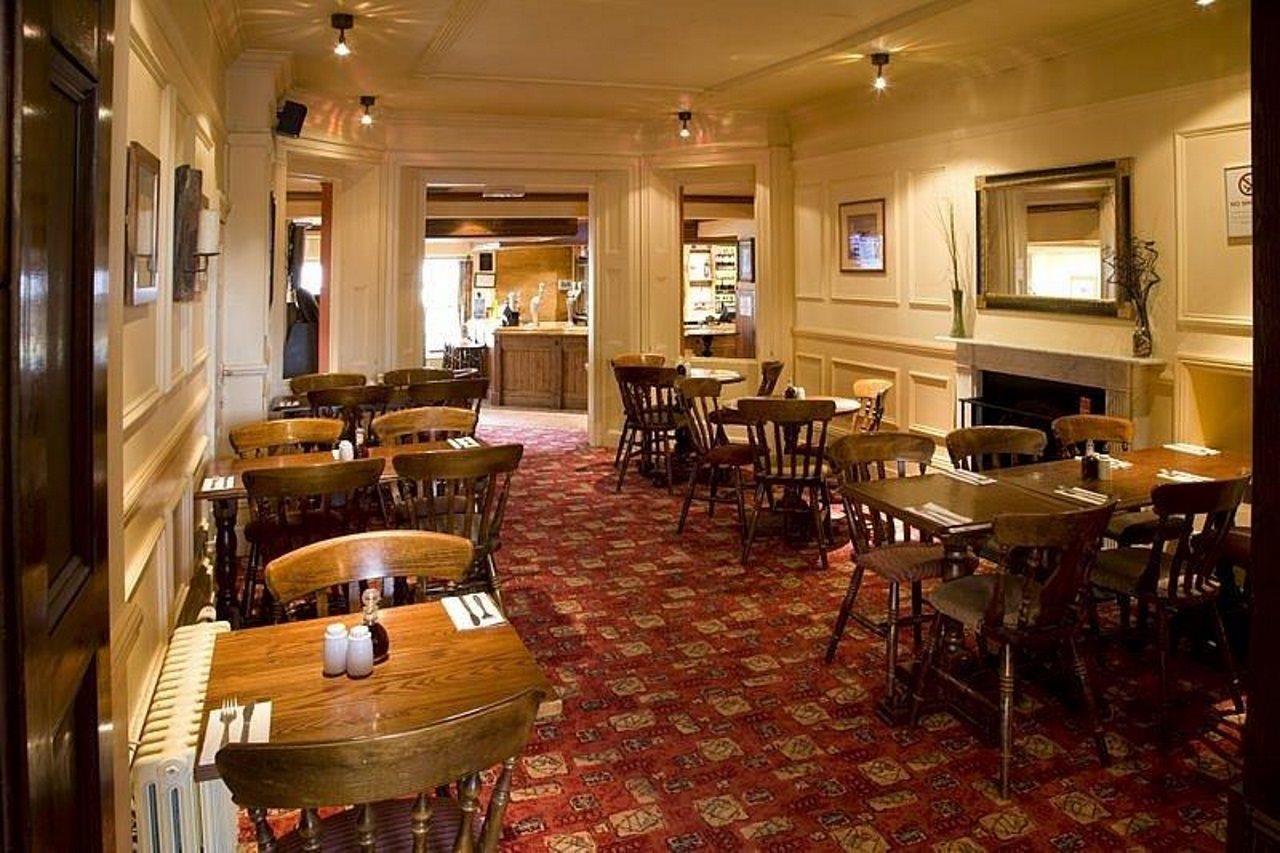 Premier Inn Epsom Central Extérieur photo