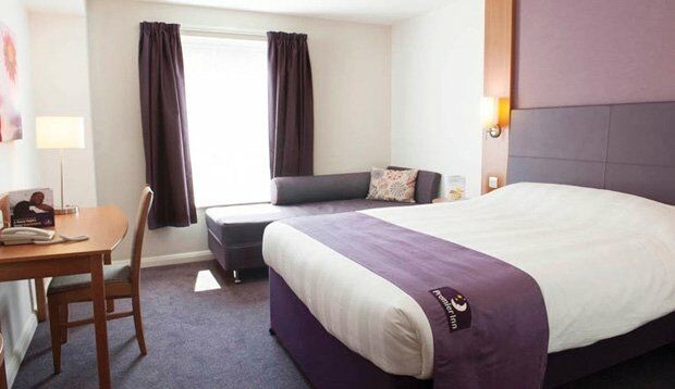 Premier Inn Epsom Central Extérieur photo